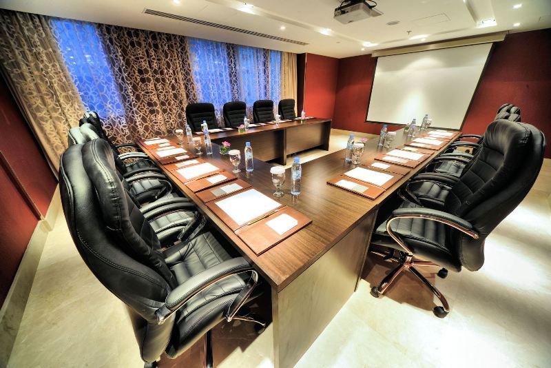 Al Hamra Hotel